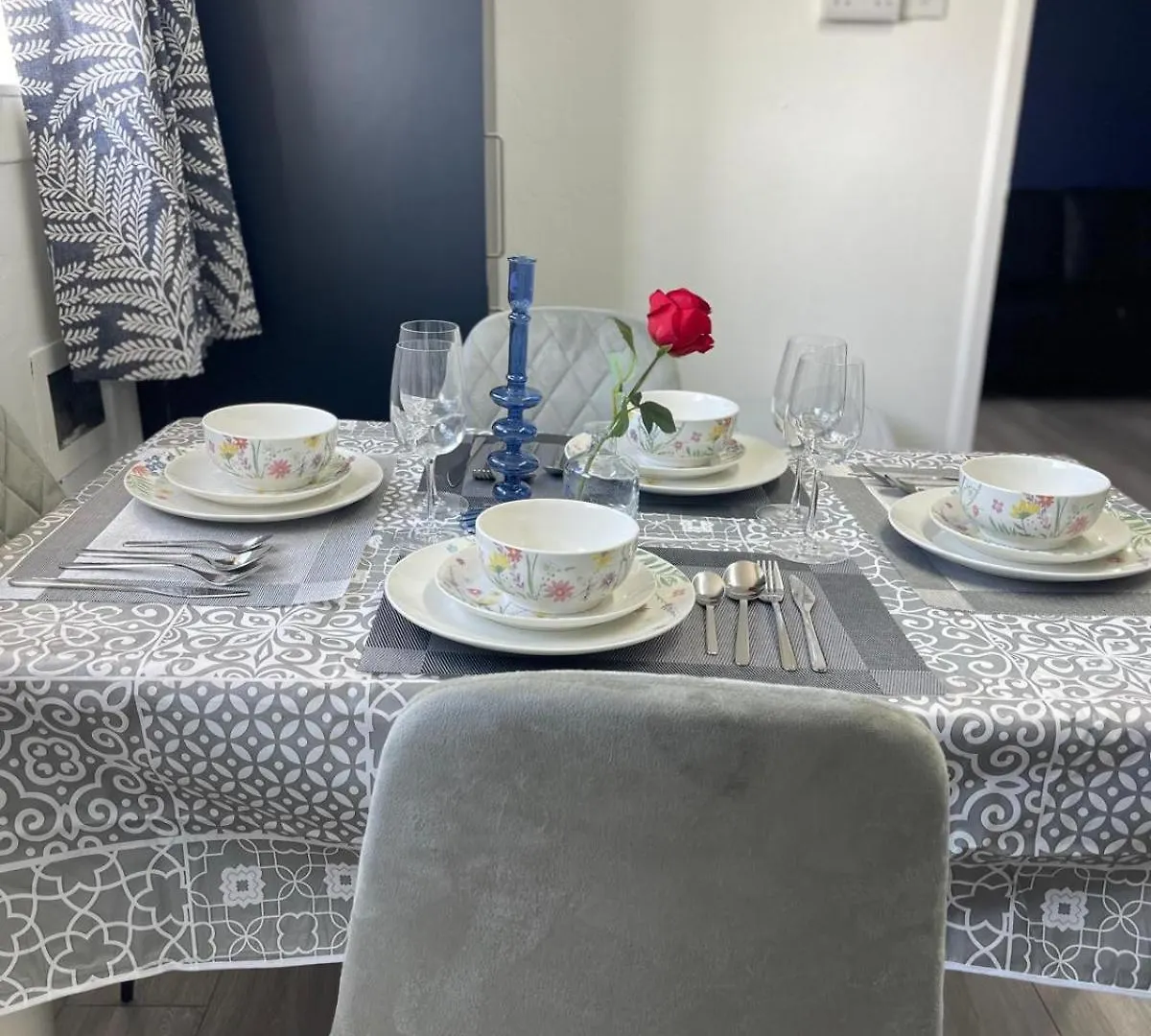 Citylink Retreat With Metro Access, Free Parking, Near Airport Edynburg